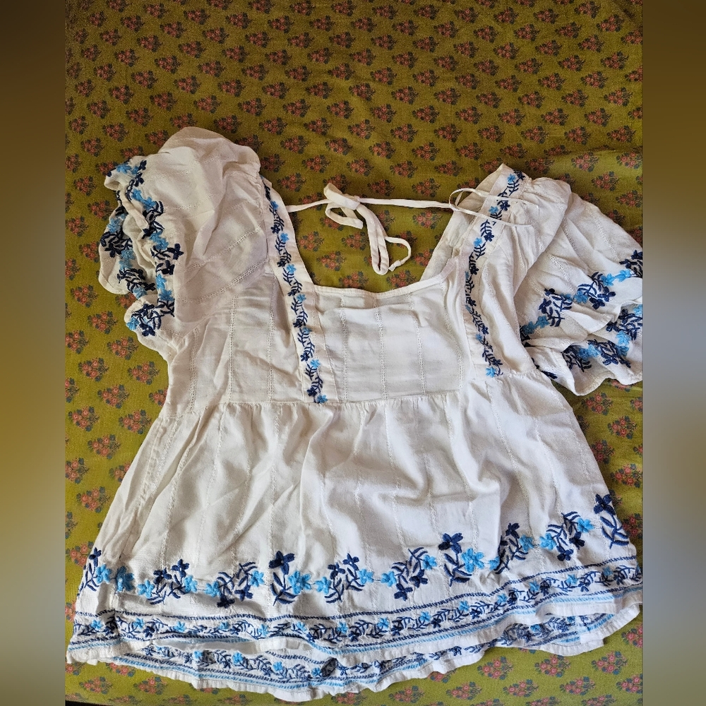 Old Navy size medium boho peasant top